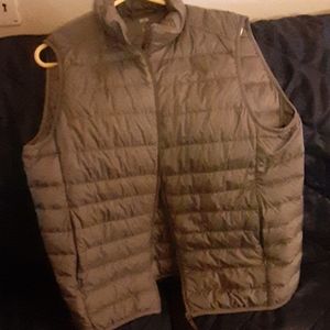 Uni qlo vest